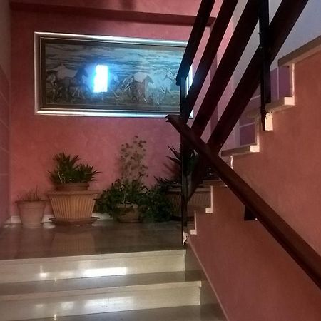 B&B Acquaria Авеццано Экстерьер фото