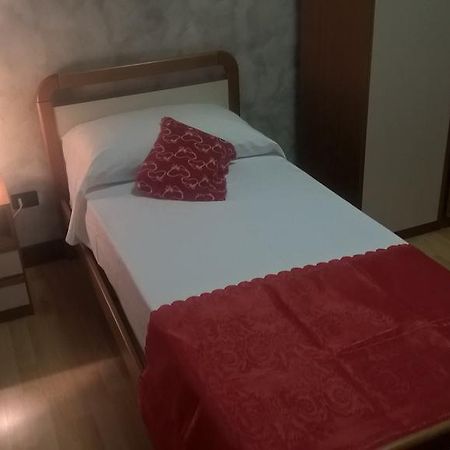 B&B Acquaria Авеццано Экстерьер фото